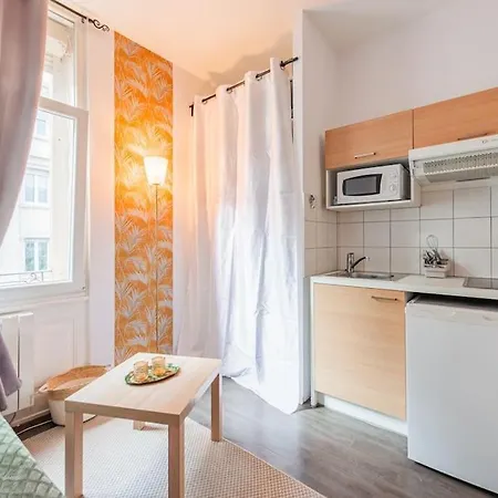 Halles Apartment